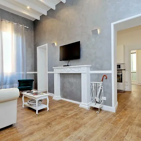 Luxury Sabina 50 Mt From Trevi Fountain Apartment Rome