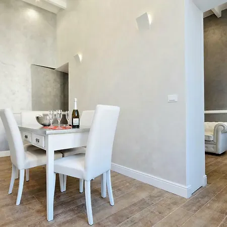 Apartment Luxury Sabina 50 Mt From Trevi Fountain Rom