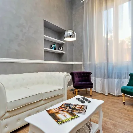 Luxury Sabina 50 Mt From Trevi Fountain * Roma